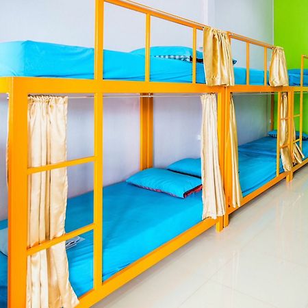 Railway Hostel (Adults Only) Chumphon Exteriér fotografie